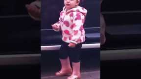 Smart parents find unexpected hack to handle toddler's tantrum #funny #parenting