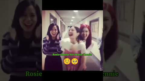 Rosie choose her best friend 🥺 #blackpink #fypシ゚viral #ytshorts #shorts