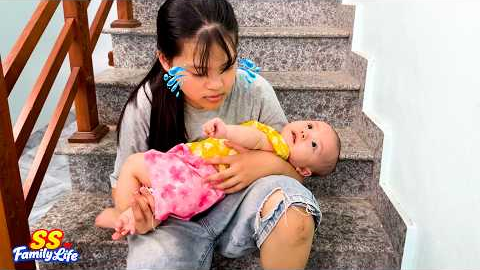 Quynh felt depressed while taking care of baby Kim to help her mom